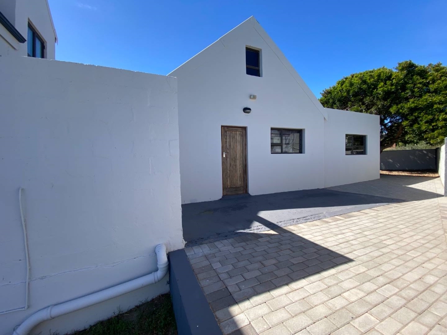 7 Bedroom Property for Sale in Myburgh Park Western Cape